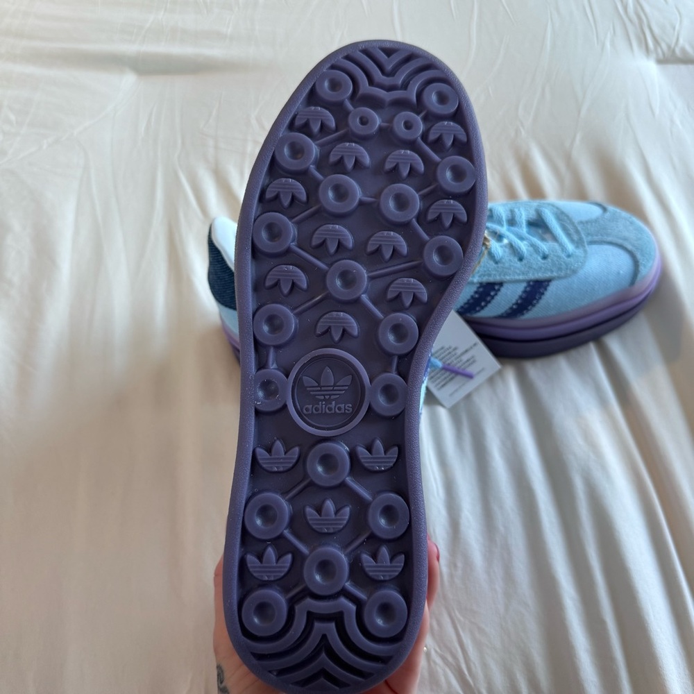 Adidas Women's Gazelle Blue and Purple Sneakers - Picture 9 of 11